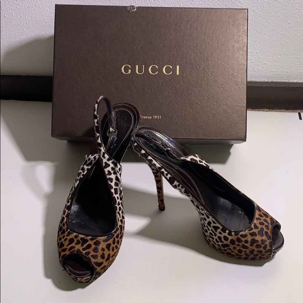 Gucci leopard pumps